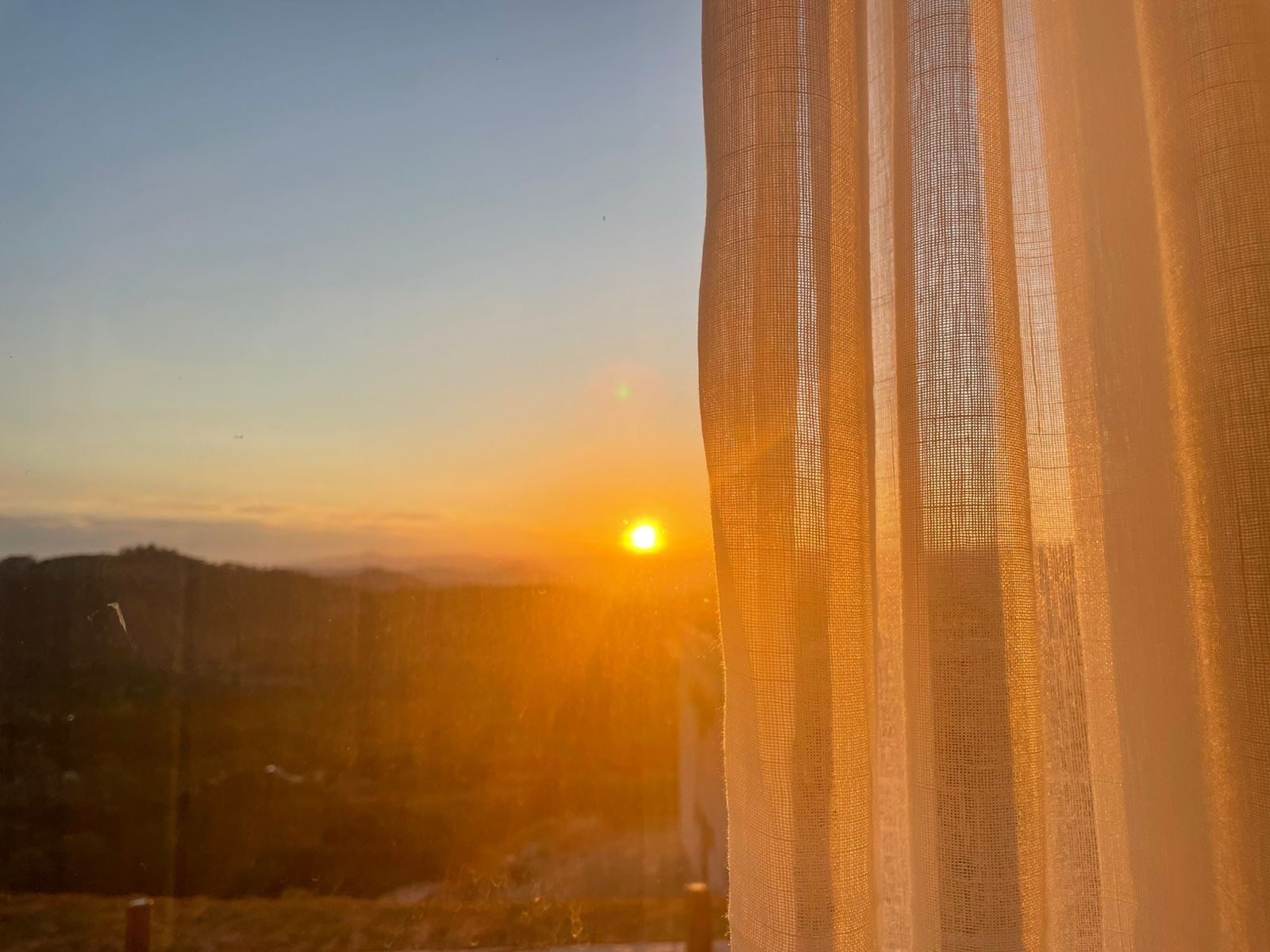 Refeição ayurvédica em convívio harmonioso